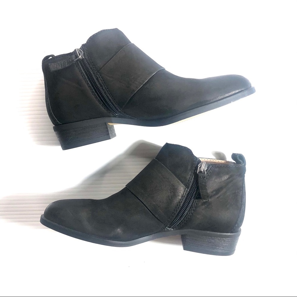 Susina Black Leather Booties size 5.5